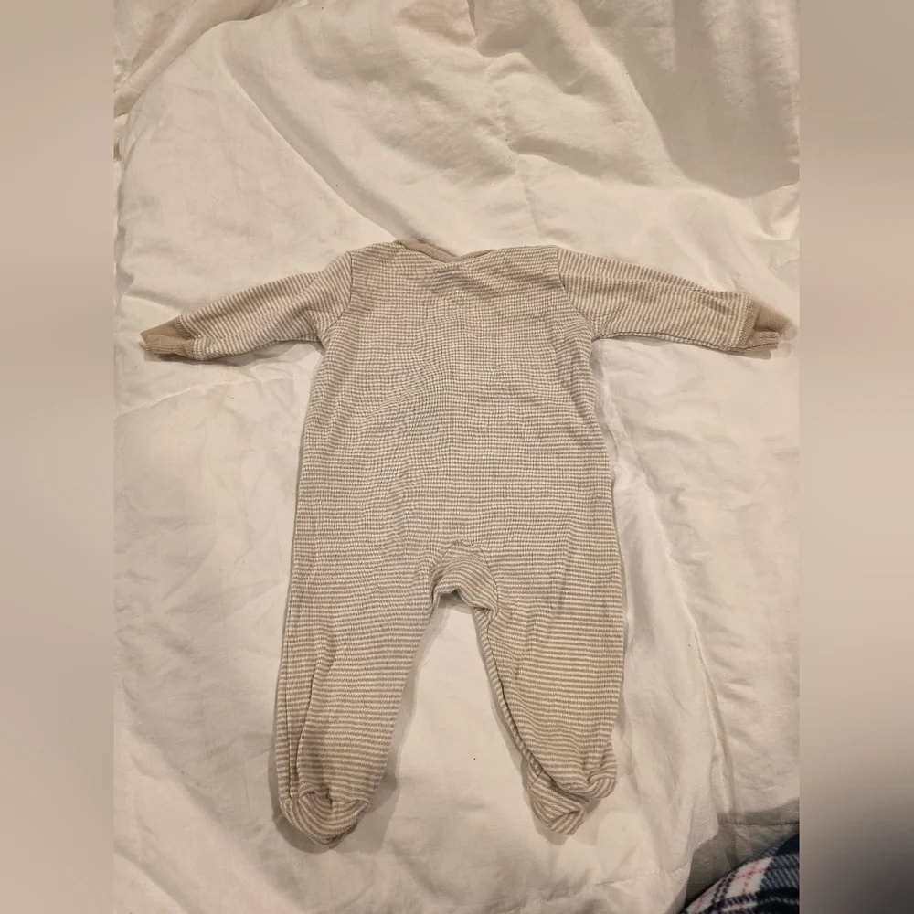Carter's Cream and Green Kids Footies - Picture 7 of 7